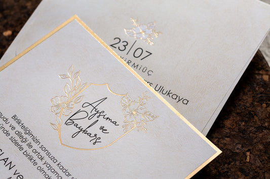10600 - Aranyozott virágmintás esküvői meghívó