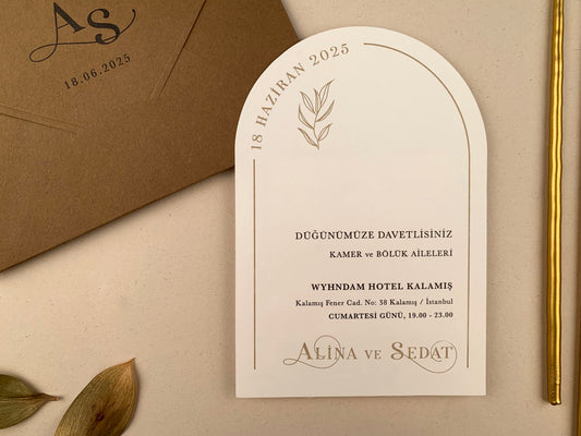 12250 - Kerekített esküvői meghívó barna borítékkal