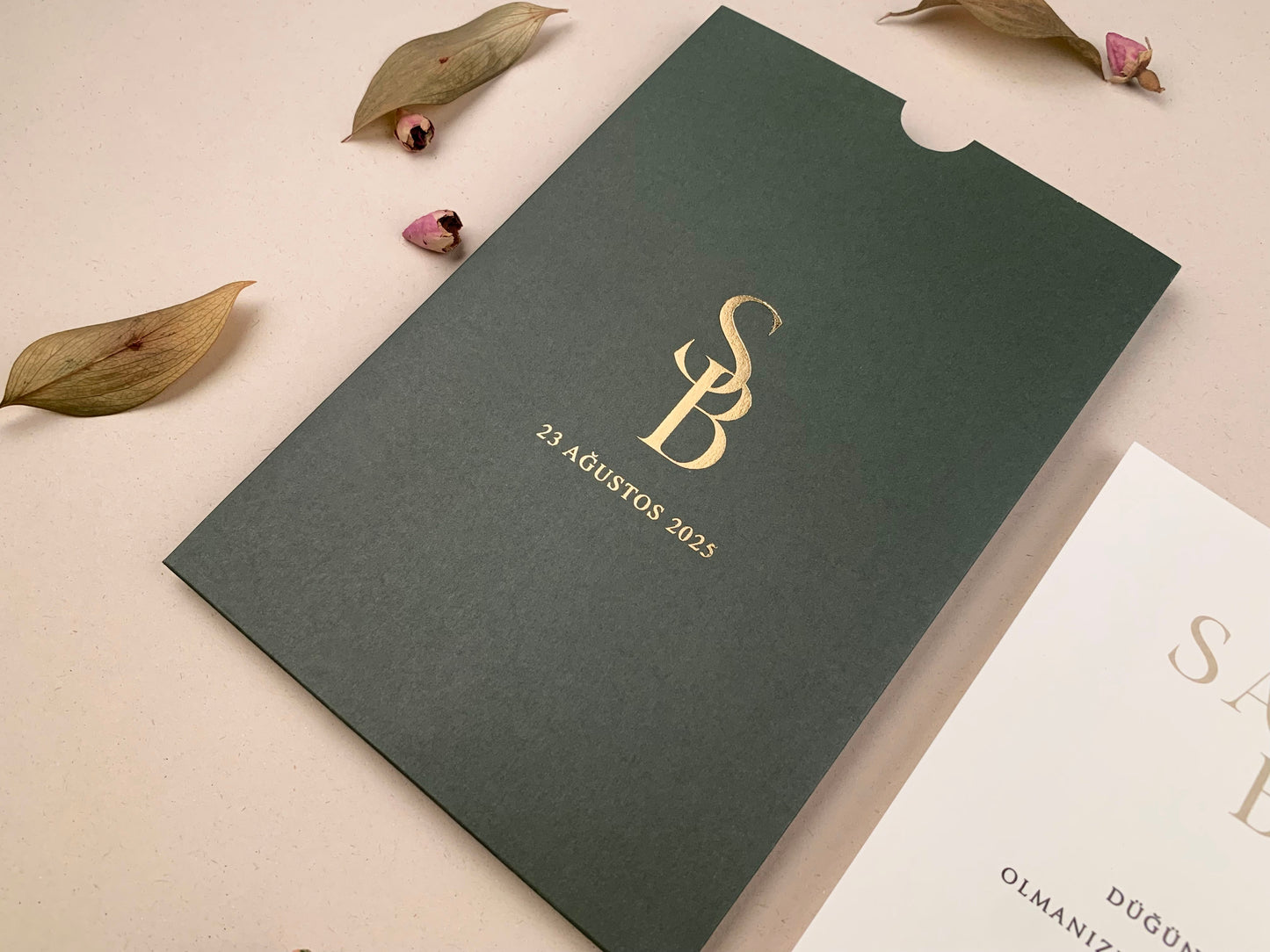 12260 - Minimalista esküvői meghívó zöld tokban