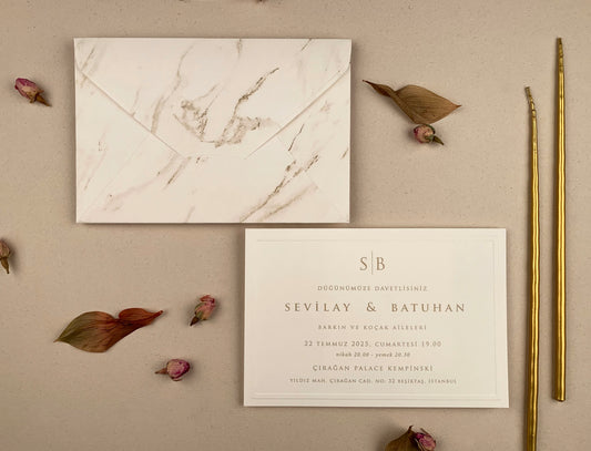 12280 - Dombornyomott esküvői meghívó márvány mintás borítékkal