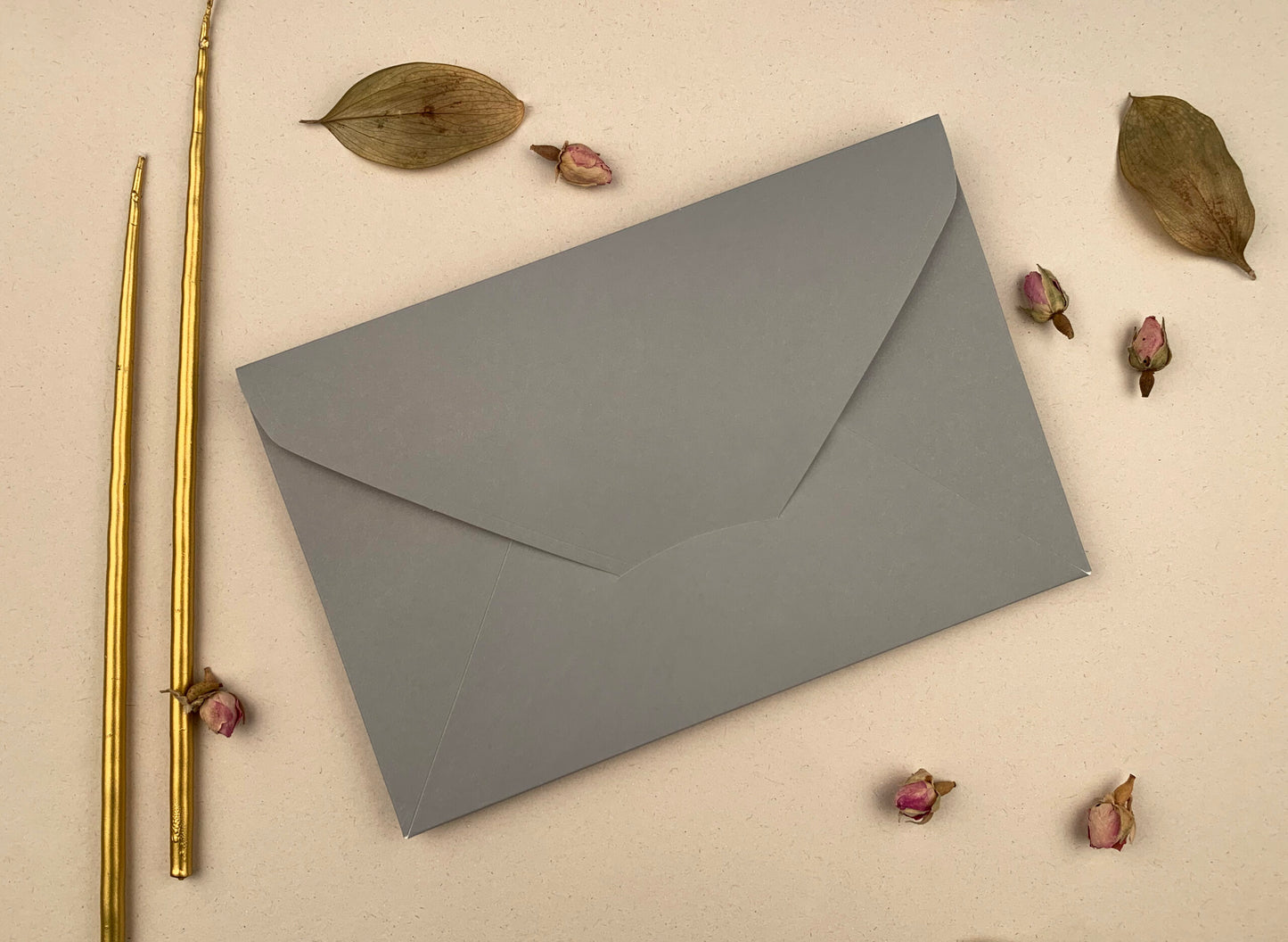 Z1421C - Szürke színű díszboríték - 21 x 14 cm-Boríték-Erdélyi Esküvői Meghívók-boríték,szürke-Erdélyi Esküvői Meghívók