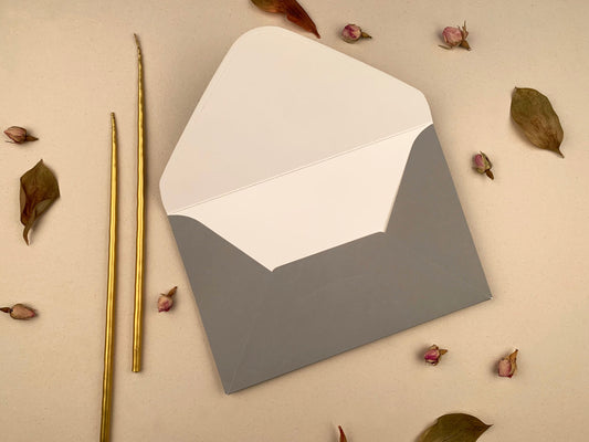 Z1421C - Szürke színű díszboríték - 21 x 14 cm-Boríték-Erdélyi Esküvői Meghívók-boríték,szürke-Erdélyi Esküvői Meghívók