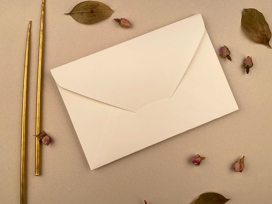 Z1421D - Törtfehér színű díszboríték - 21 x 14 cm-Boríték-Erdélyi Esküvői Meghívók-boríték,törtfehér-Erdélyi Esküvői Meghívók