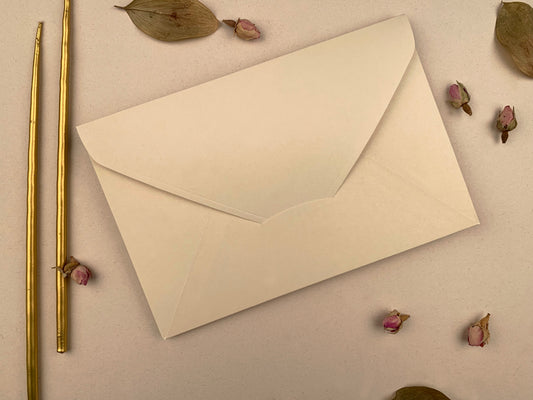 Z1421E - Krém színű díszboríték - 21 x 14 cm-Boríték-Erdélyi Esküvői Meghívók-boríték,krém-Erdélyi Esküvői Meghívók