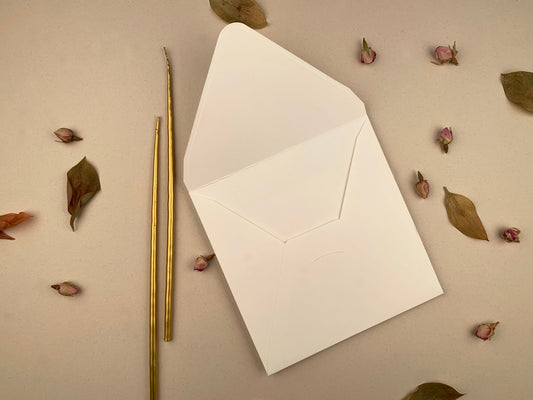 Z1717A- Törtfehér boríték - 17 cm x 17 cm-Boríték-Erdélyi Esküvői Meghívók-boríték,fehér,törtfehér-Erdélyi Esküvői Meghívók