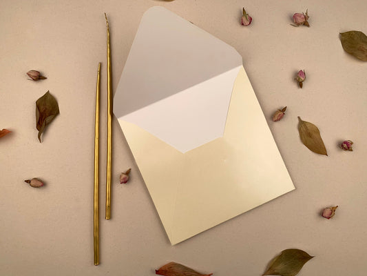 Z1717C- Krém színű boríték - 17 cm x 17 cm-Boríték-Erdélyi Esküvői Meghívók-boríték,krém-Erdélyi Esküvői Meghívók