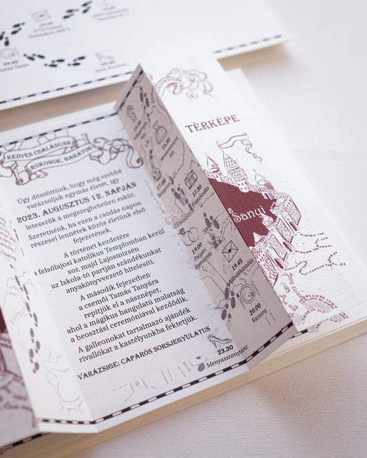 EM64 - Tekergők térképe esküvői meghívó, Harry Potter-es meghívó-esküvői meghívó-Erdélyi Esküvői Meghívók-bordó,egyedi,vicces-Erdélyi Esküvői Meghívók