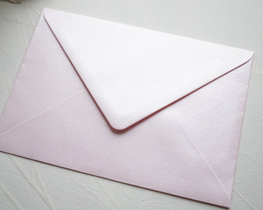 Rendelésre - Gyöngyházfényű Candy Pink prémium díszboríték - B6 - 125×176 mm-Boríték-B6 - 12.5 x 17.6 cm -B6, boríték, pink, rózsaszín boríték - plicuri colorate - plicuri speciale -Erdélyi Esküvői Meghívók