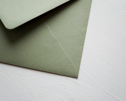 Pisztáciazöld prémium díszboríték - B6 - 125×176 mm-Boríték-B6 - 12.5 x 17.6 cm -B6, boríték, zöld boríték - plicuri colorate - plicuri speciale -Erdélyi Esküvői Meghívók