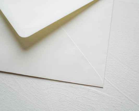 Ivory texturált díszboríték - B6 - 125×176 mm-Boríték-B6 - 12.5 x 17.6 cm -B6, boríték, krém boríték - plicuri colorate - plicuri speciale -Erdélyi Esküvői Meghívók