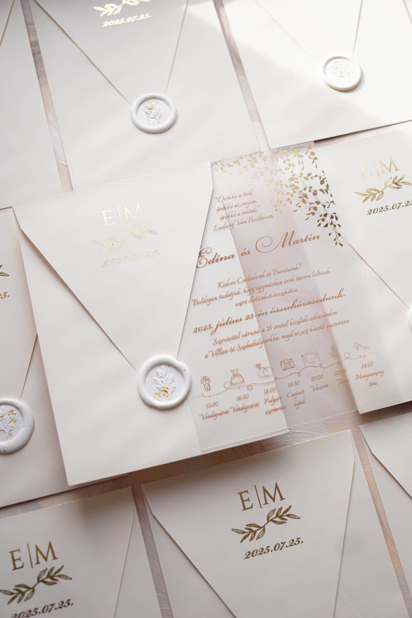9214 - Plexi esküvői meghívó krém borítékkal-esküvői meghívó-Erdélyi Esküvői Meghívók-arany,elegáns,greenery,level,plexi,premium-Erdélyi Esküvői Meghívók