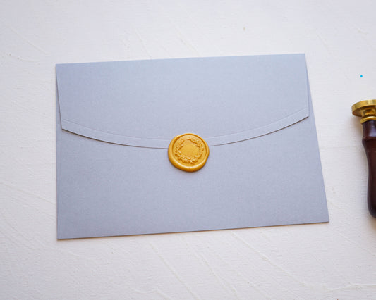 Z9273 - Szürke díszboríték - 20 x 14 cm-Boríték-Erdélyi Esküvői Meghívók-boríték,szürke-Erdélyi Esküvői Meghívók