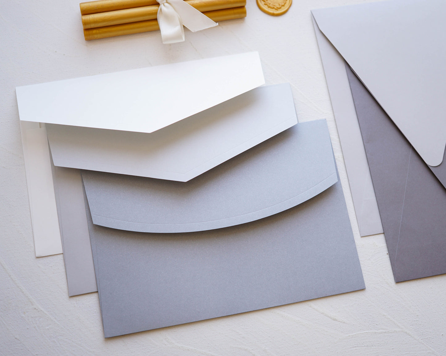 Z9273 - Szürke díszboríték - 20 x 14 cm-Boríték-Erdélyi Esküvői Meghívók-boríték,szürke-Erdélyi Esküvői Meghívók