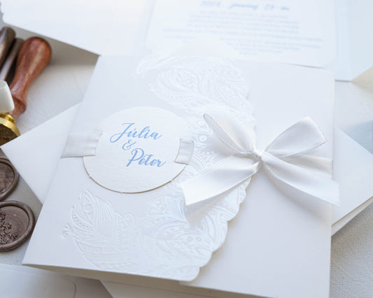 39635 - Dombornyomott Esküvői Meghívó-esküvői meghívó-Erdélyi Esküvői Meghívók-covid,dombornyomott,elegáns,ezüst,masni-Erdélyi Esküvői Meghívók