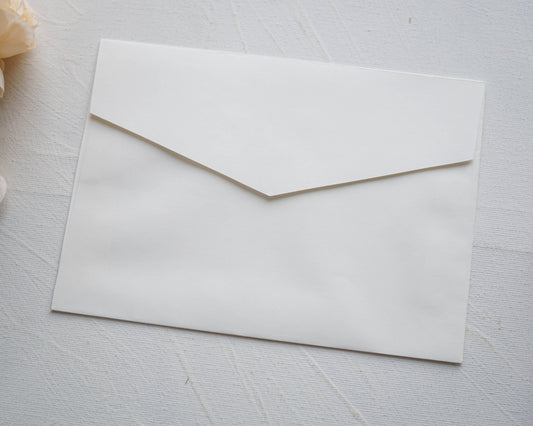 Tört fehér boríték i8 - 13,3 x 18,4 cm.-Boríték-Erdélyi Esküvői Meghívók-boríték,fehér-Erdélyi Esküvői Meghívók