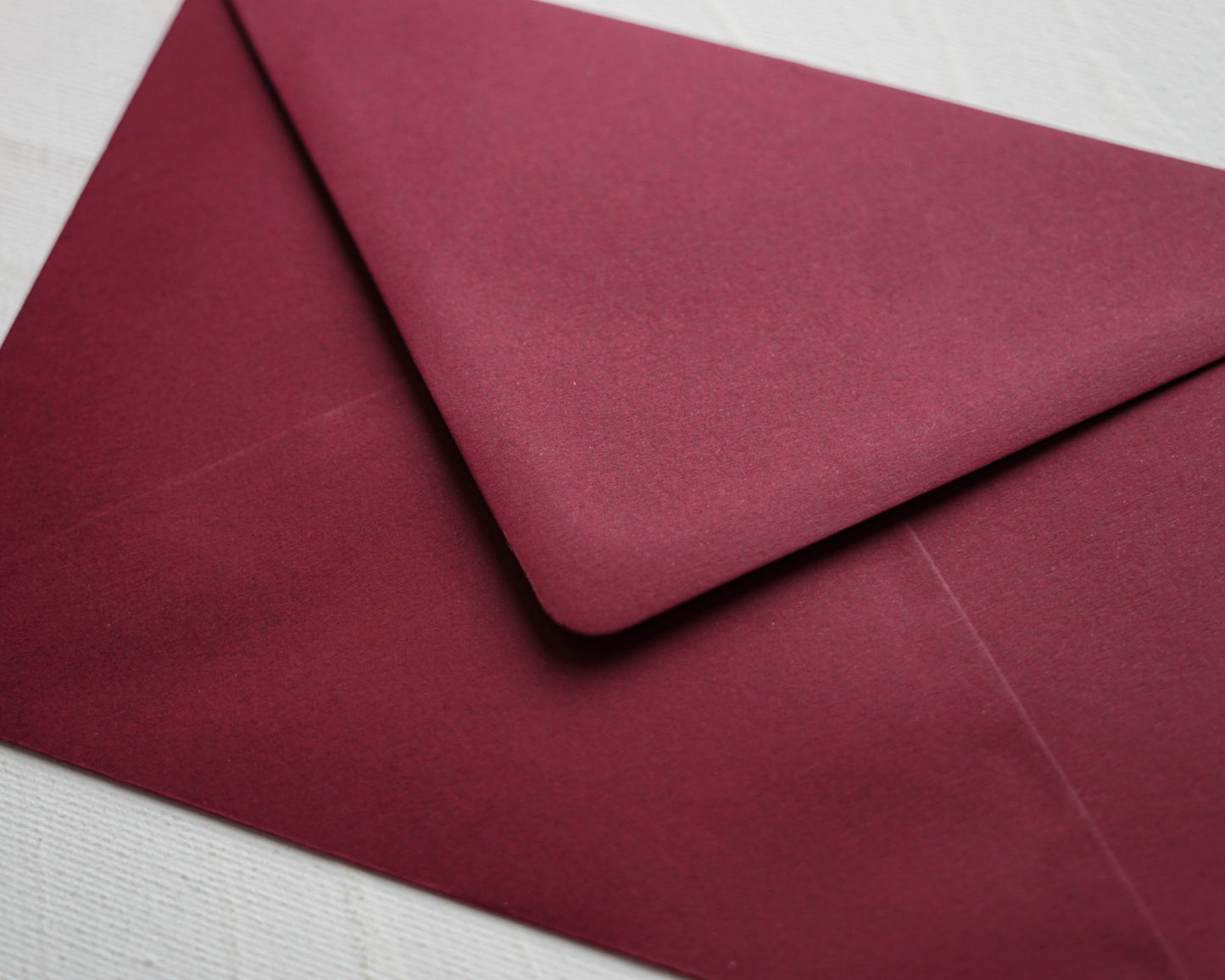 Bíborvörös prémium boríték - B6 - 125×176 mm - RENDELÉSRE-Boríték-Erdélyi Esküvői Meghívók-B6,boríték,piros,vörös-Erdélyi Esküvői Meghívók