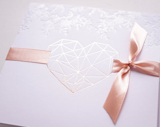 39851 - Dombornyomott Esküvői Meghívó-esküvői meghívó-Erdélyi Esküvői Meghívók-arany,barack,dombornyomott,elegáns,masni,virág-Erdélyi Esküvői Meghívók