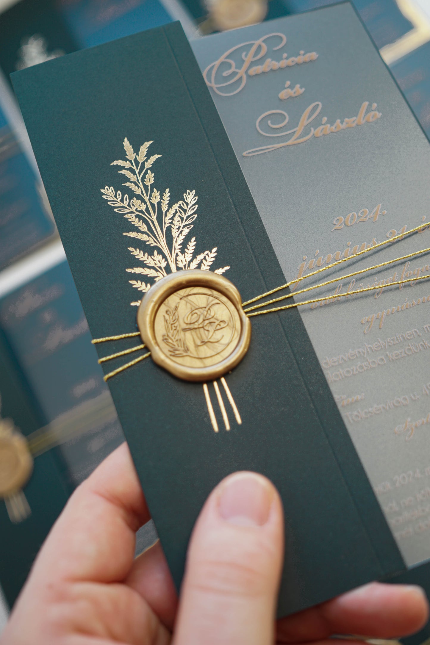 9277 - Plexi esküvői meghívó zöld tokkal