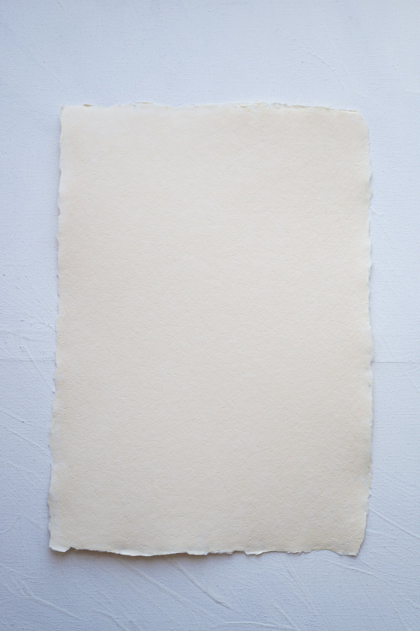 Merített papír krém színű - 180 g/m2 - A4 - RENDELÉSRE-DIY papír-Erdélyi Esküvői Meghívók-fehér,virág-Erdélyi Esküvői Meghívók