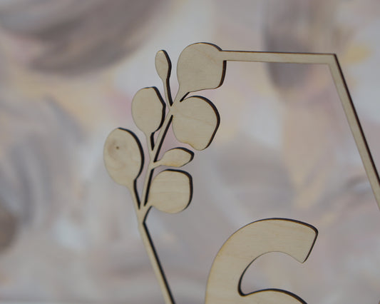 AS01 - Lézervágott fa asztalszám-Asztalszám-Erdélyi Esküvői Meghívók-asztalszám,fa,greenery-Erdélyi Esküvői Meghívók