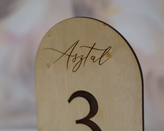 AS06 - Lézervágott fa asztalszám-Asztalszám-Erdélyi Esküvői Meghívók-asztalszám,fa,greenery-Erdélyi Esküvői Meghívók