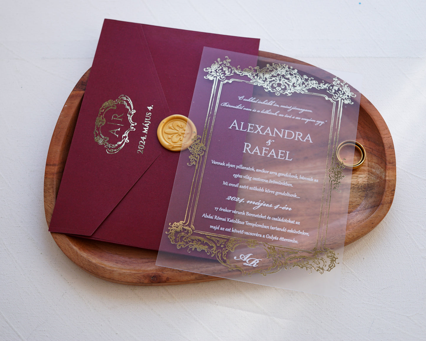 9363 - Plexi esküvői meghívó-esküvői meghívó-Erdélyi Esküvői Meghívók-arany,barokk minta,elegáns,piros,plexi,premium-Erdélyi Esküvői Meghívók