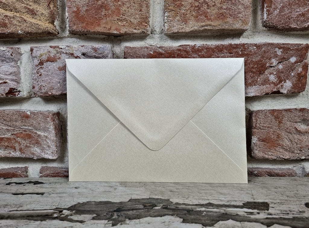 Z008 - Arany színű díszboríték - 20 x 14 cm-Boríték-Erdélyi Esküvői Meghívók-arany,boríték-Erdélyi Esküvői Meghívók