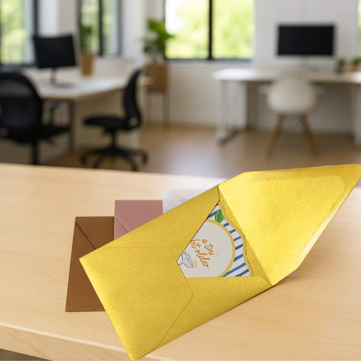 Gold colored decorative envelope with short opening - i8 - 13.4 x 18.2 cm. - MADE TO ORDER