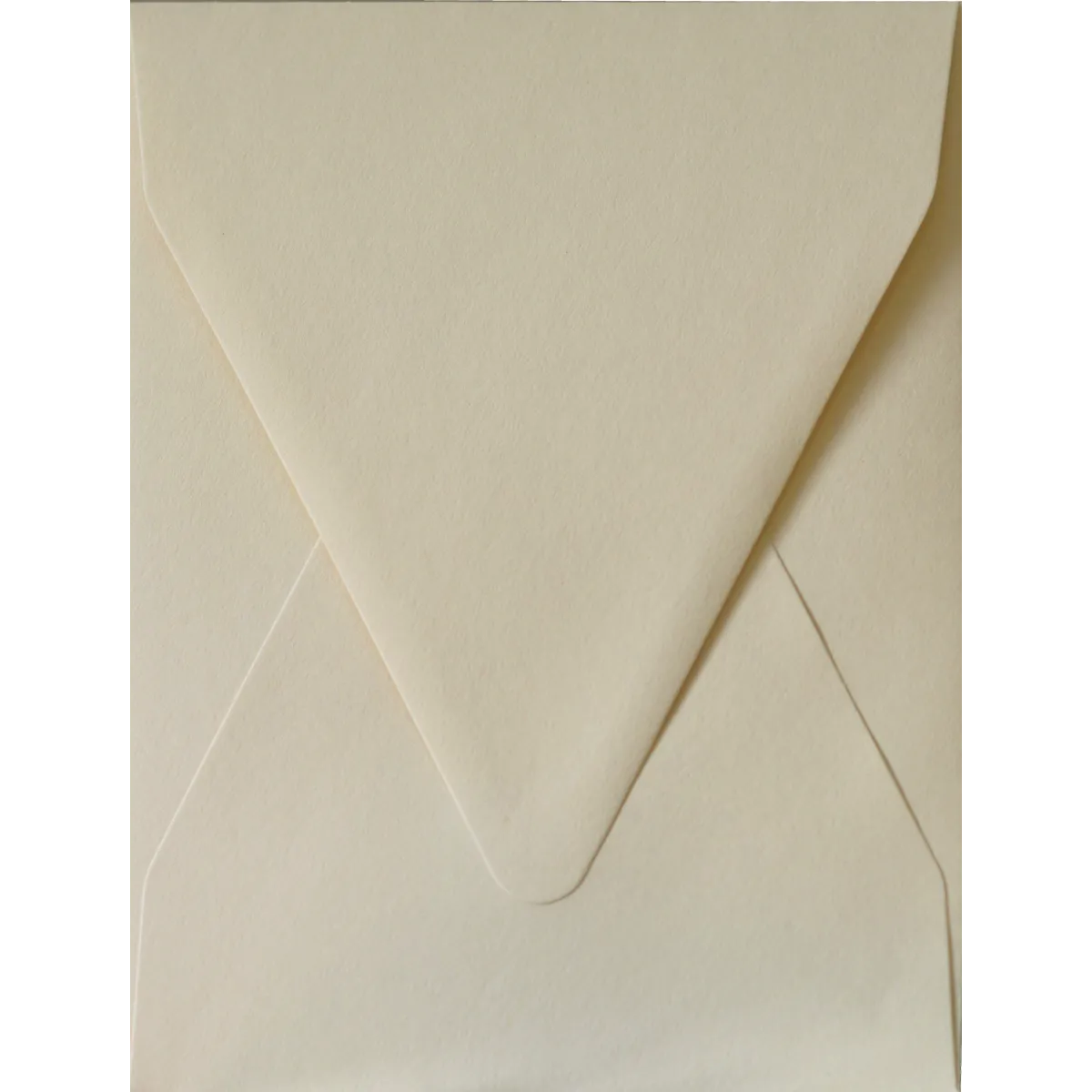 Bézs színű rövidebb oldalon nyíló díszboríték - i8 - 13.4 x 18.2 cm. - RENDELÉSRE