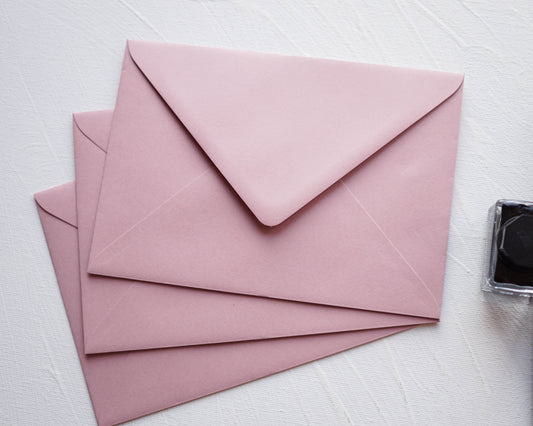 Púder rózsaszín prémium díszboríték - B6 - 125×176 mm-Boríték-B6 - 12.5 x 17.6 cm -B6, boríték, pink, rózsaszín boríték - plicuri colorate - plicuri speciale -Erdélyi Esküvői Meghívók