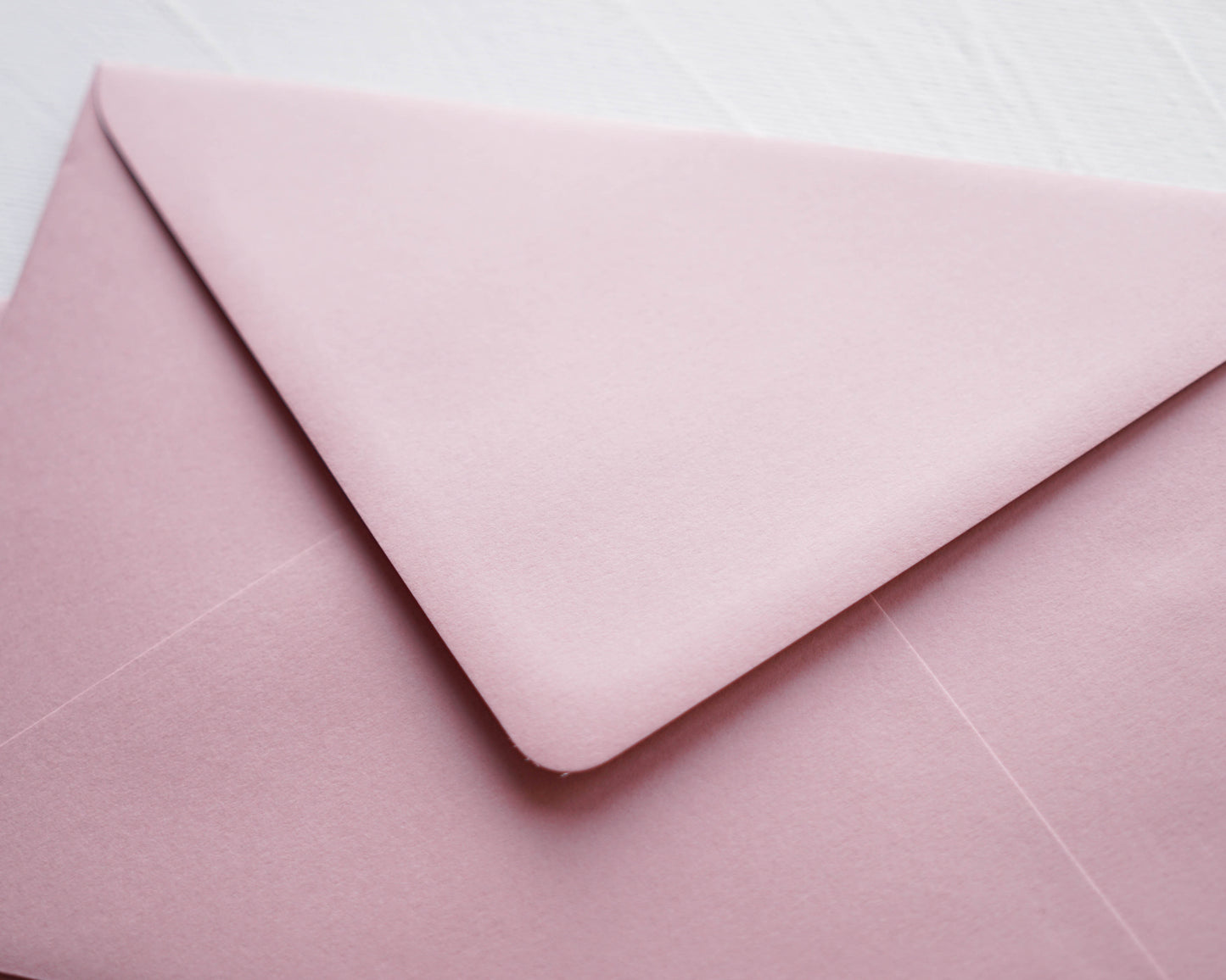Púder rózsaszín prémium díszboríték - B6 - 125×176 mm-Boríték-B6 - 12.5 x 17.6 cm -B6, boríték, pink, rózsaszín boríték - plicuri colorate - plicuri speciale -Erdélyi Esküvői Meghívók
