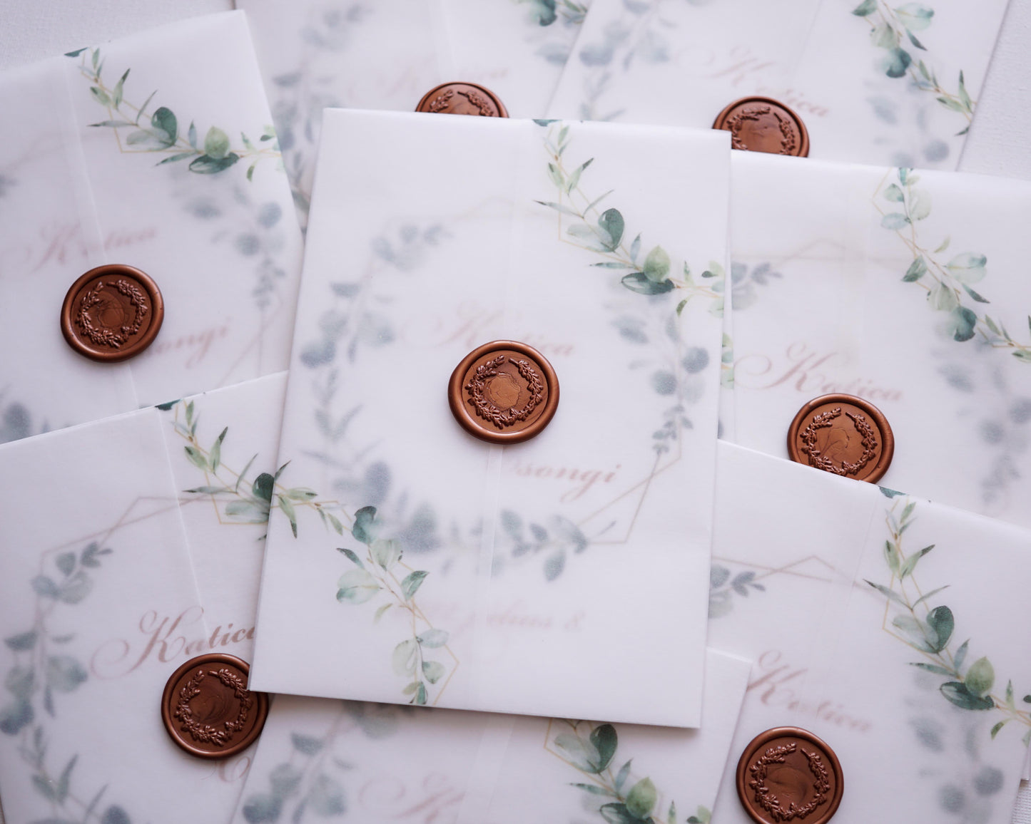 EM39 - Wedding invitation with paus cover and leaf wreath