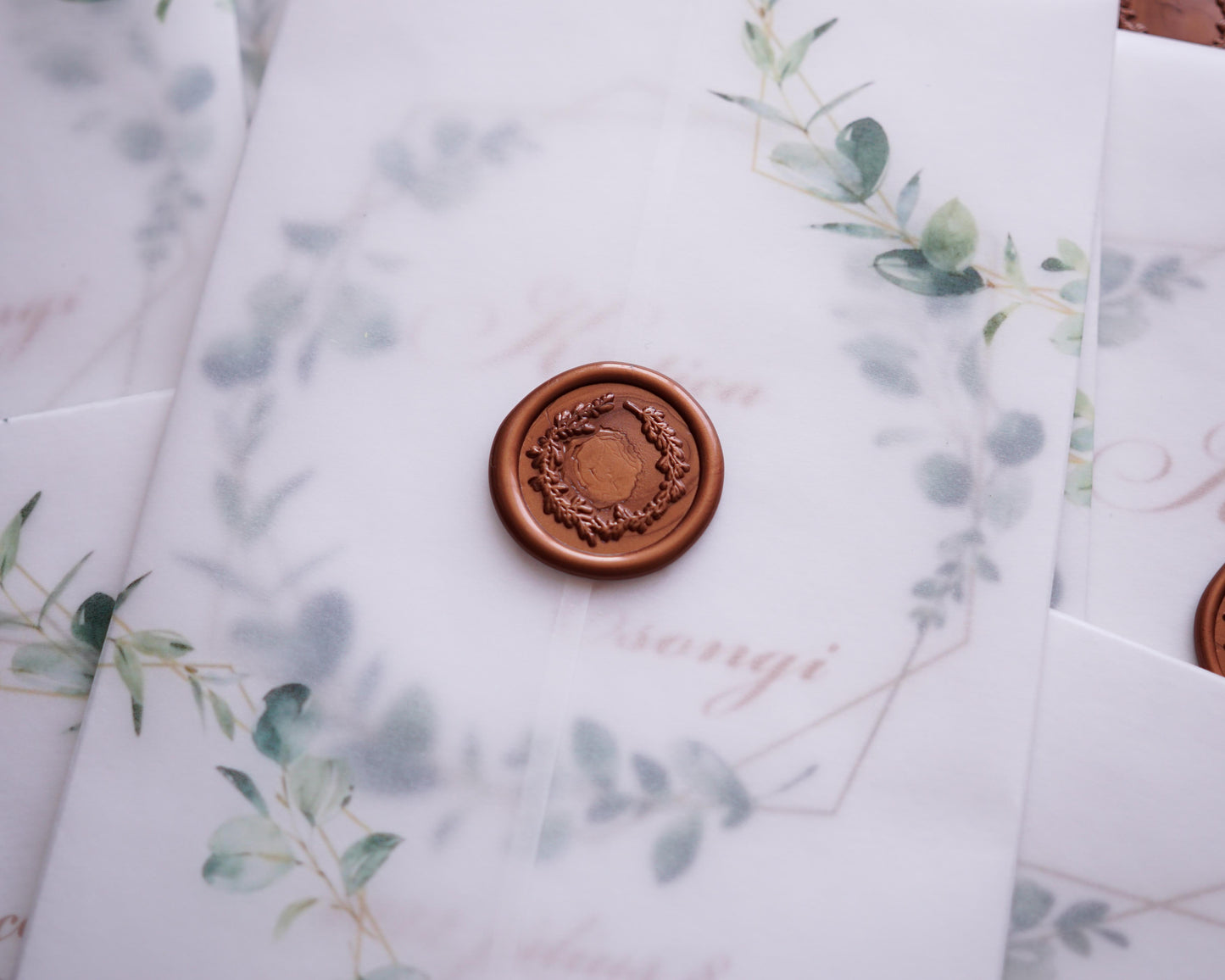EM39 - Wedding invitation with paus cover and leaf wreath