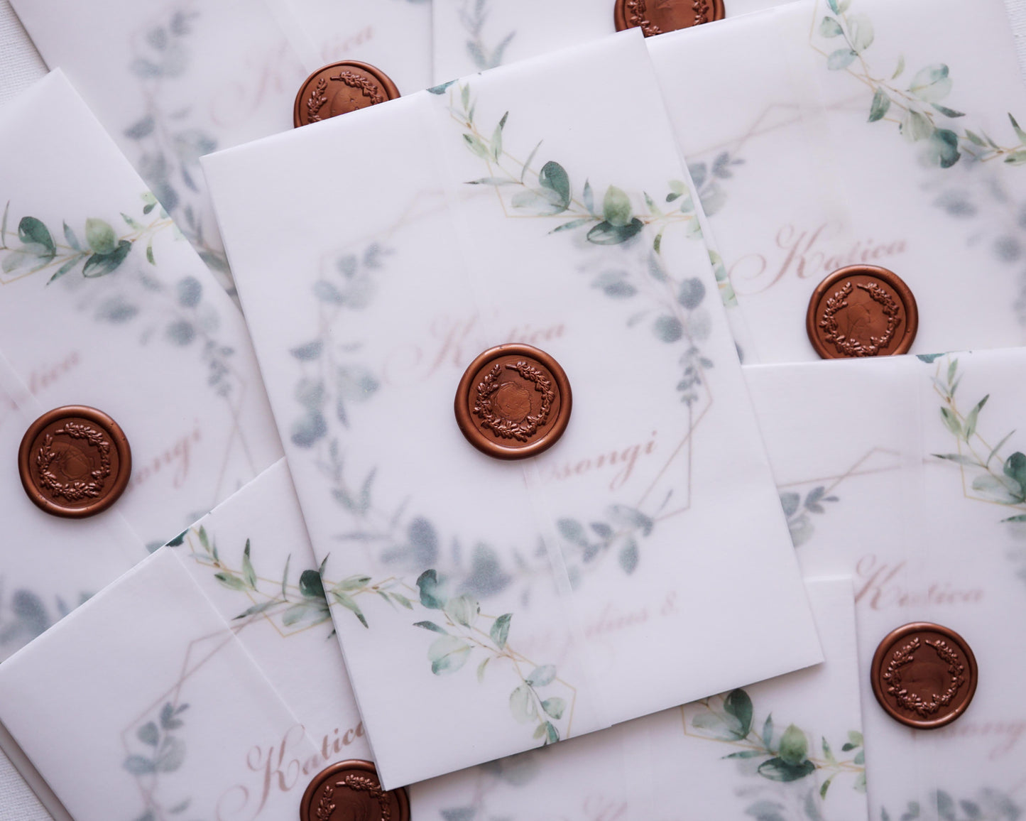 EM39 - Wedding invitation with paus cover and leaf wreath