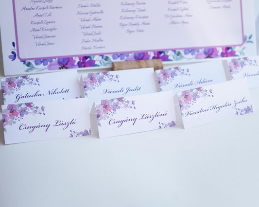 UK07 - Lila aquarelle virág mintás ültetőkártya-Ültetőkártya-Erdélyi Esküvői Meghívók-lila,virág,ültetőkártya-Erdélyi Esküvői Meghívók