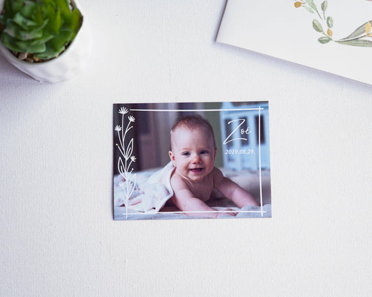 Fényképes hűtőmágnes virágmintás keretben - HM06-hűtőmágnes-Erdélyi Esküvői Meghívók-ajándék,kisfiu,kislány-Erdélyi Esküvői Meghívók