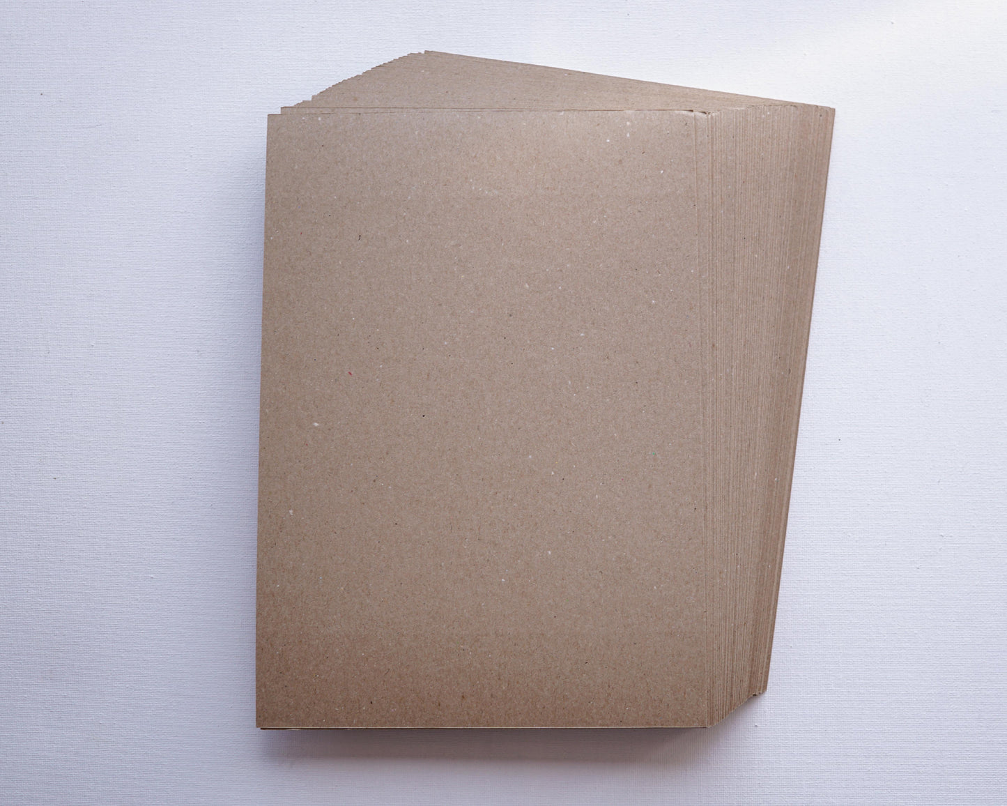 Kraft karton újrahasznosított - vastagabb 300 g/m2 - A4-DIY papír-Erdélyi Esküvői Meghívók-kraft-Erdélyi Esküvői Meghívók