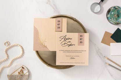 10587 - Arany leveles esküvői meghívó