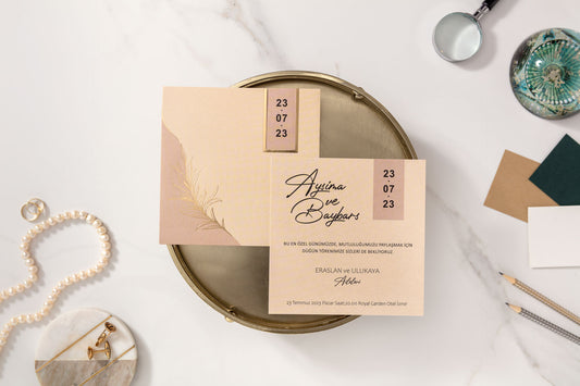 10587 - Arany leveles esküvői meghívó