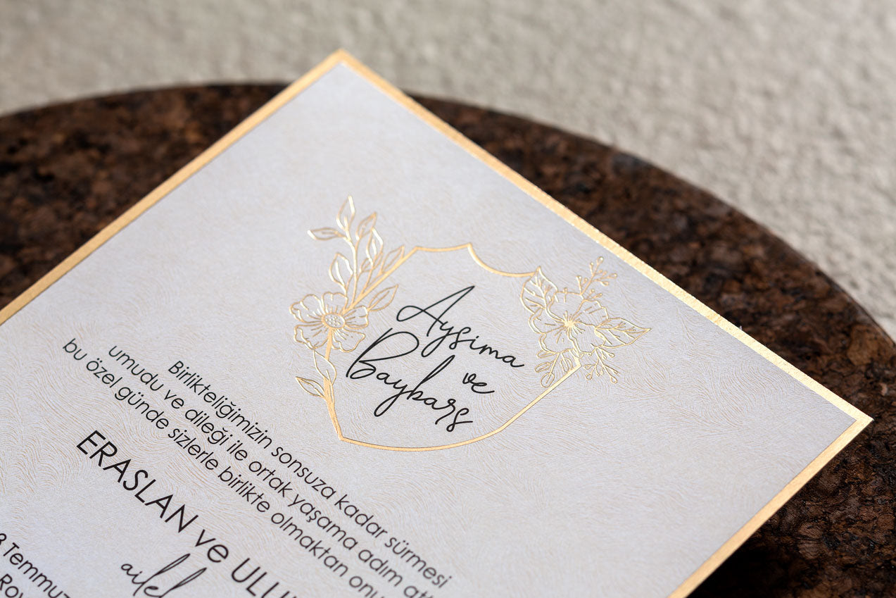 10600 - Aranyozott virágmintás esküvői meghívó