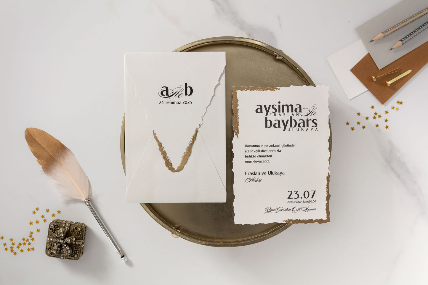 10673 - Elegáns aranyfóliás esküvői Meghívó