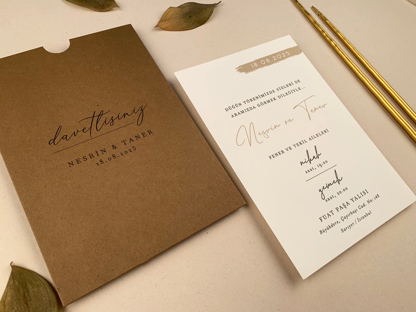 12251 - Minimalista esküvői meghívó barna tokban