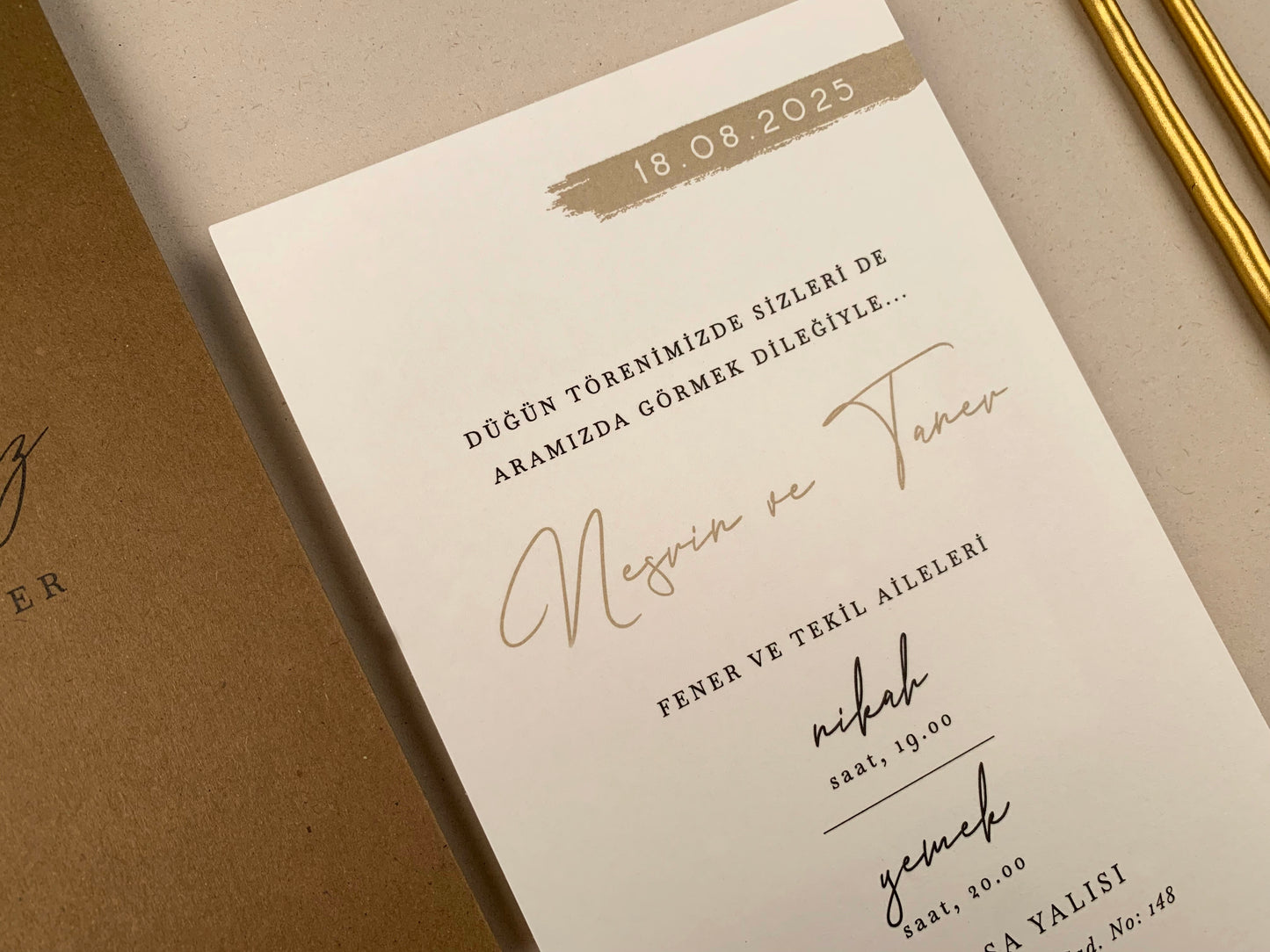 12251 - Minimalista esküvői meghívó barna tokban