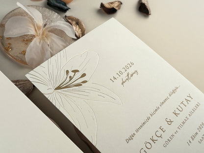 13310 - Tokos esküvői meghívó liliom mintával