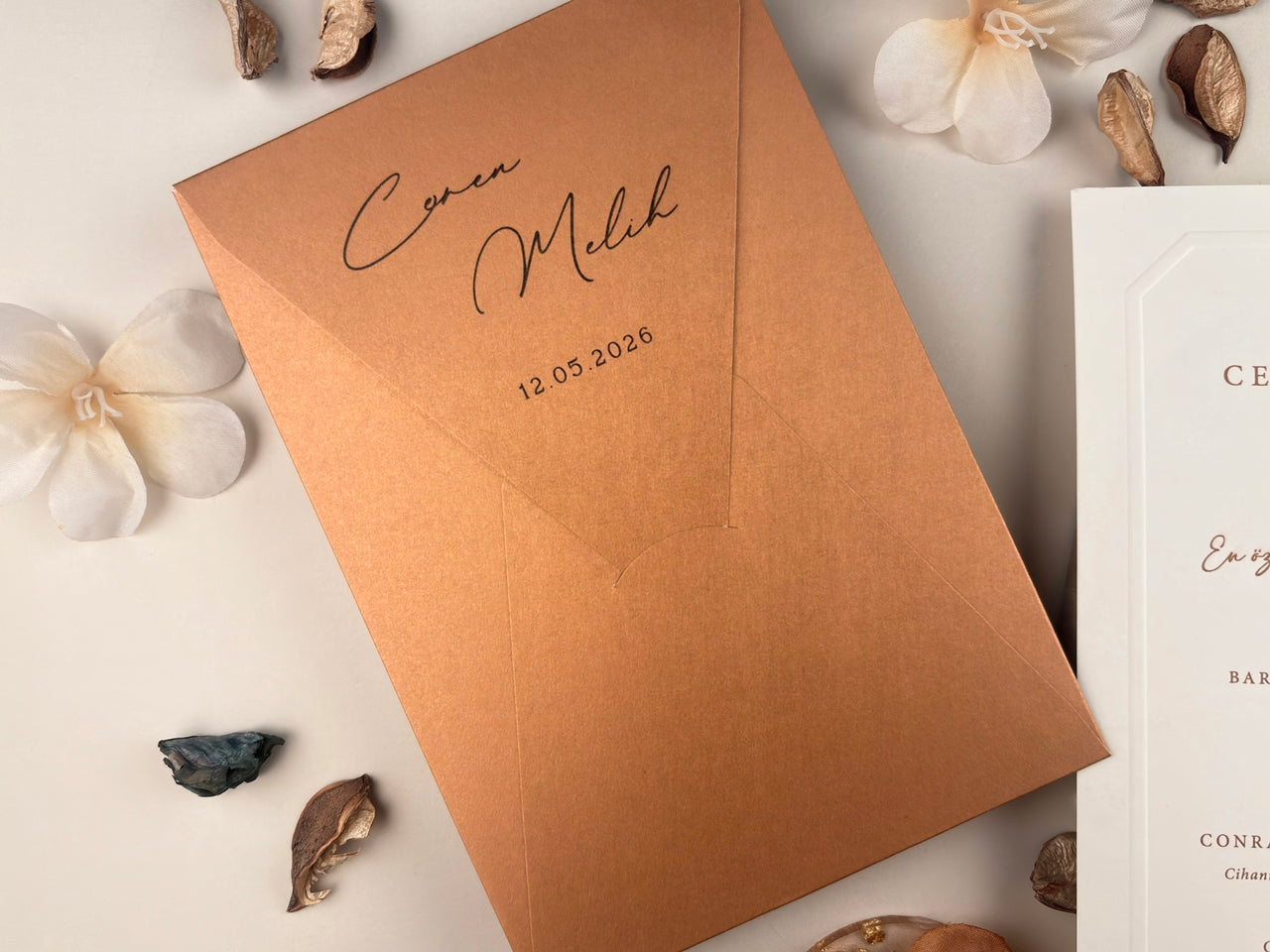 13316 - Elegant embossed wedding invitation 