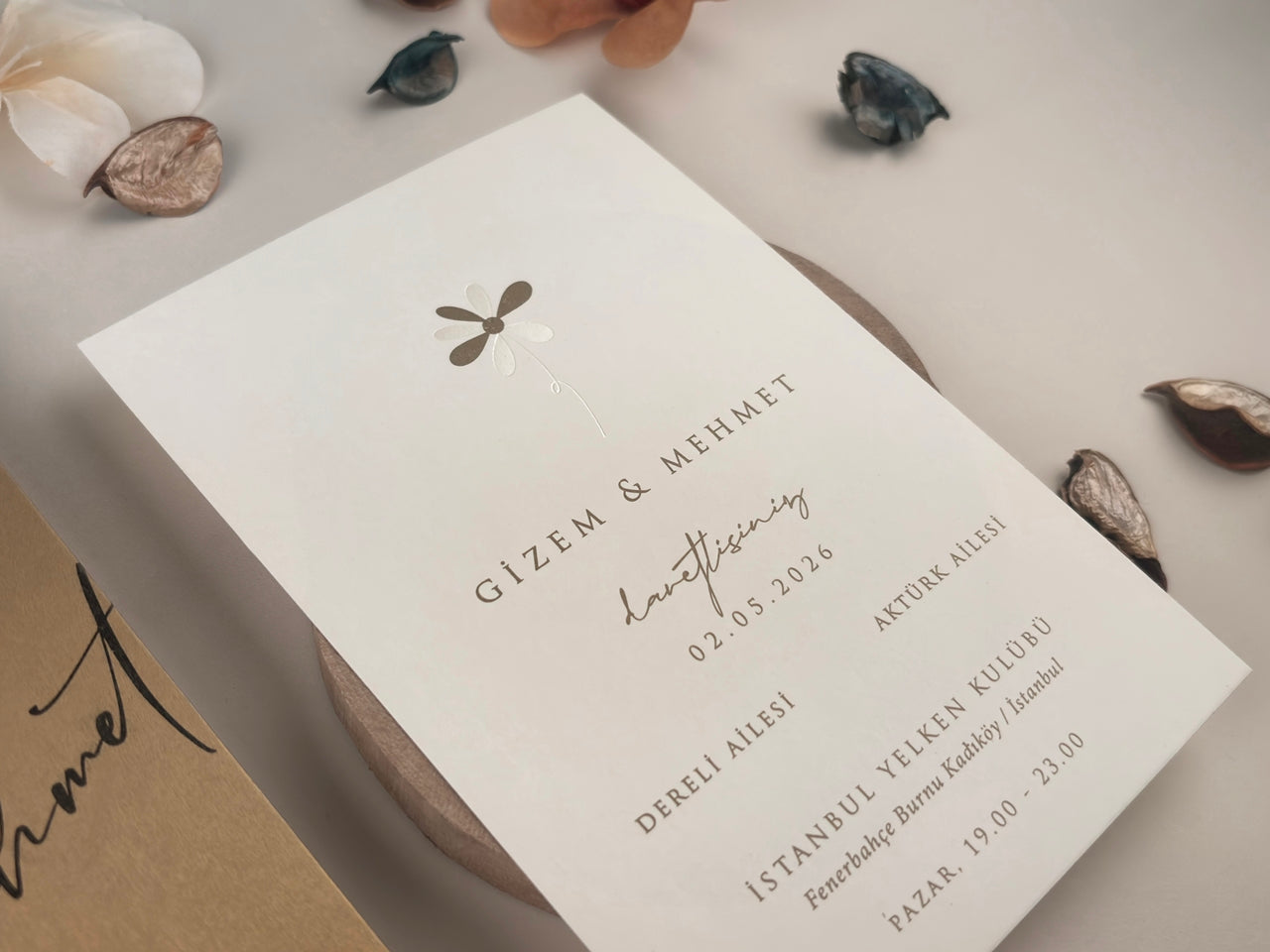 13331 - Tokos esküvői meghívó, virágmintával