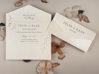 13334 - Összehajtható esküvői meghívó virágmintával