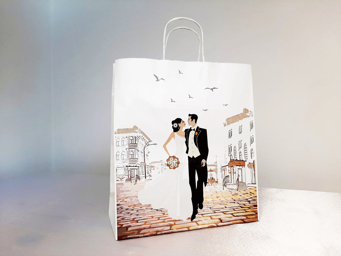 Wedding gift bag depicting a young couple - PS01