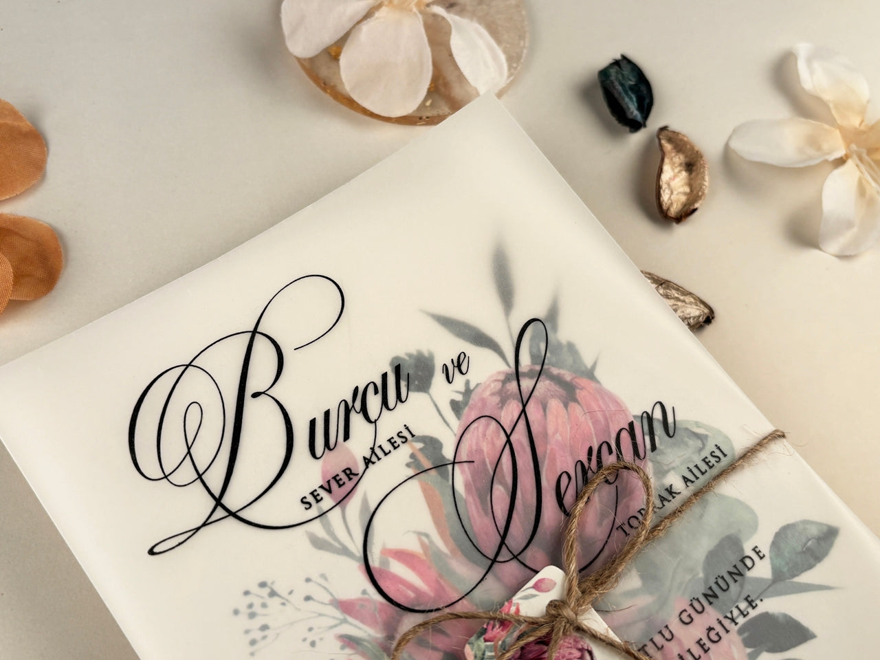 85842 - Pauszpapíros esküvői meghívó virágmintával