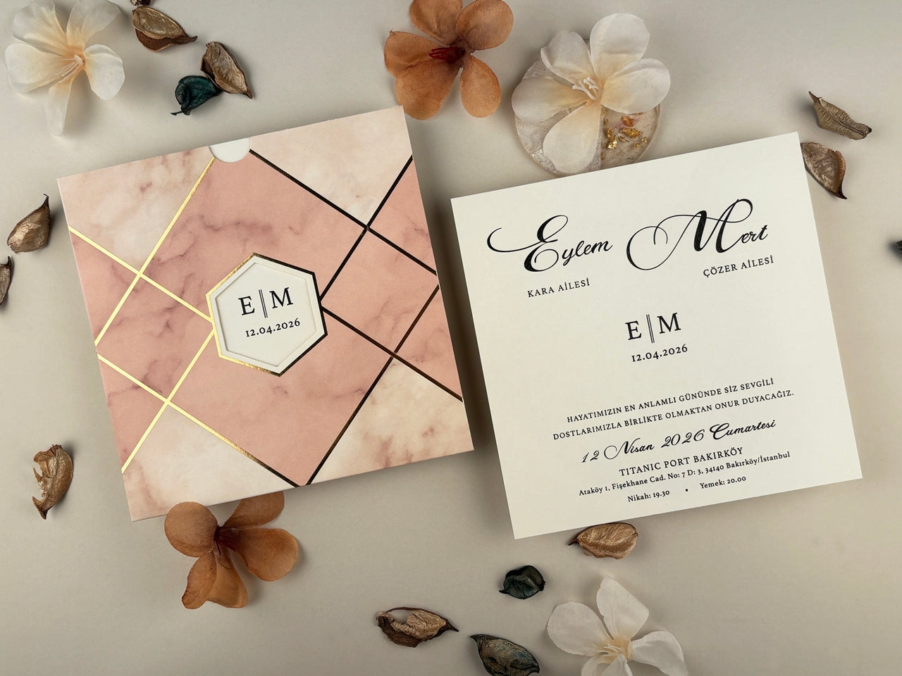 85860 - Rózsaszín tokos esküvői meghívó geometrikus mintával